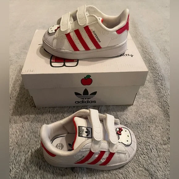 NIB Hard to Find Adidas Hello Kitty Superstar Sneakers - 5K - Picture 2 of 8